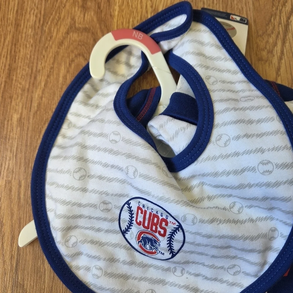 MLB Chicago Cubs Newborn Set Bodysuit, Bib, Booties NWT Blue, Red Baseball $25